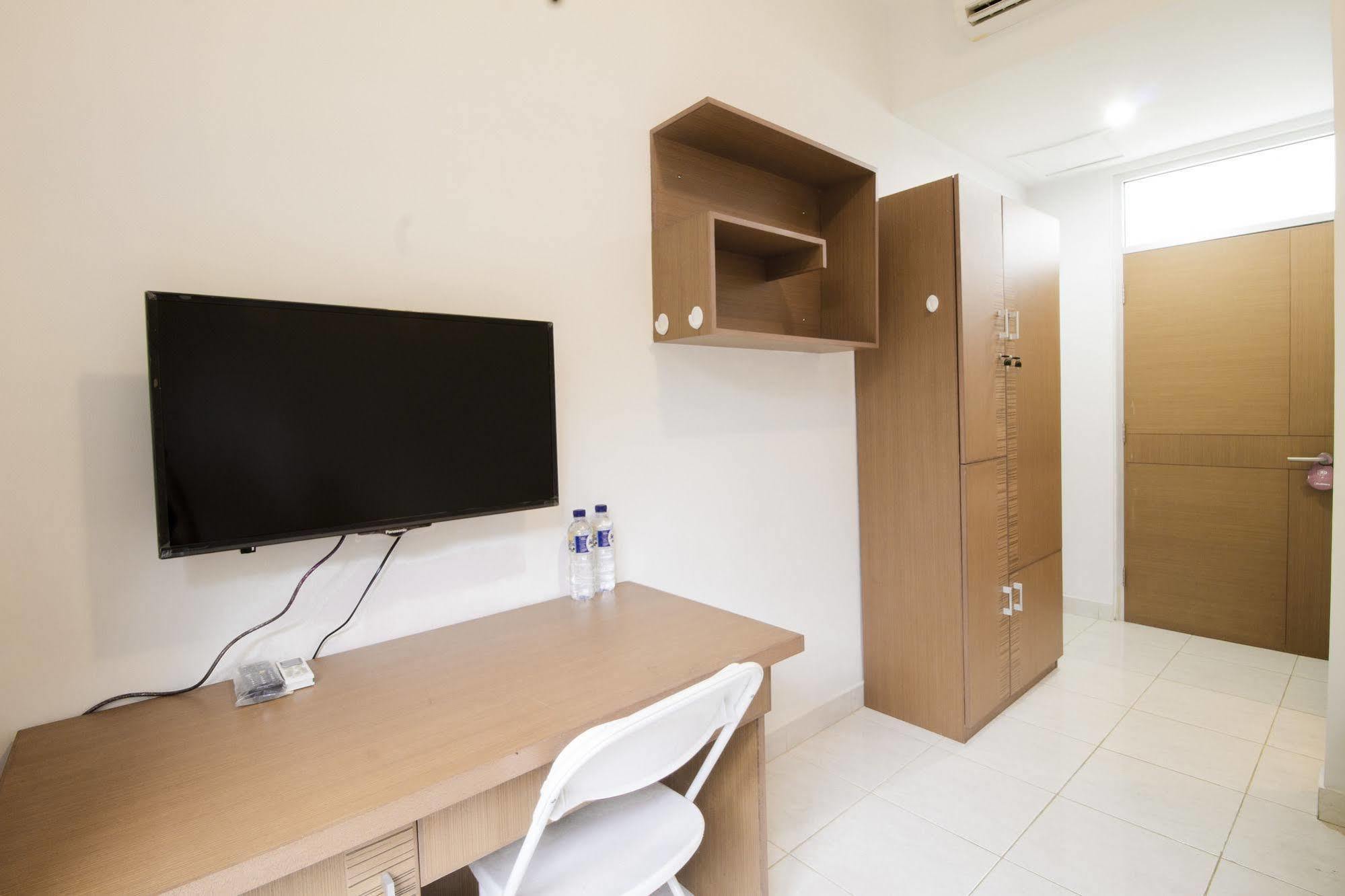 Reddoorz Plus Near Lippo Karawaci 탕그랑 외부 사진