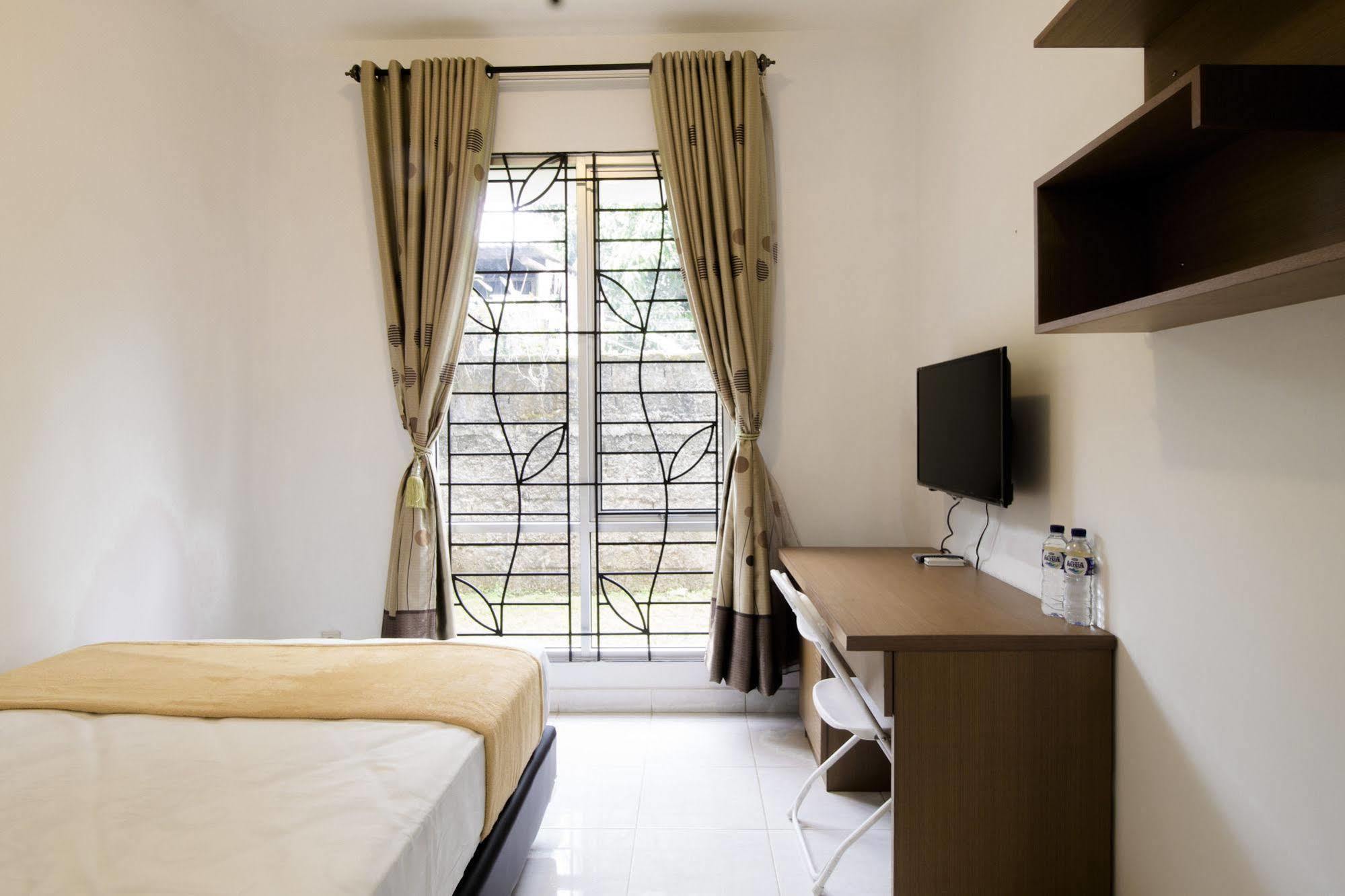 Reddoorz Plus Near Lippo Karawaci 탕그랑 외부 사진