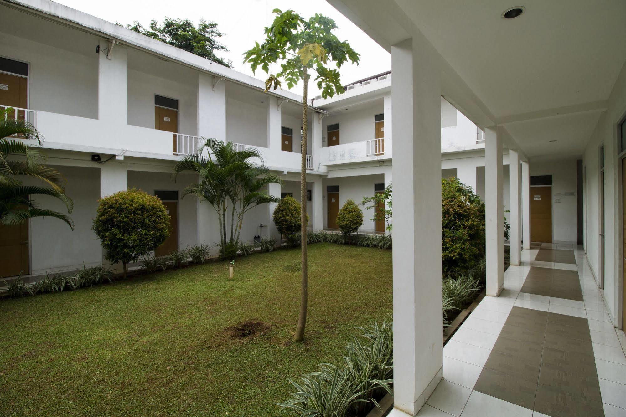 Reddoorz Plus Near Lippo Karawaci 탕그랑 외부 사진