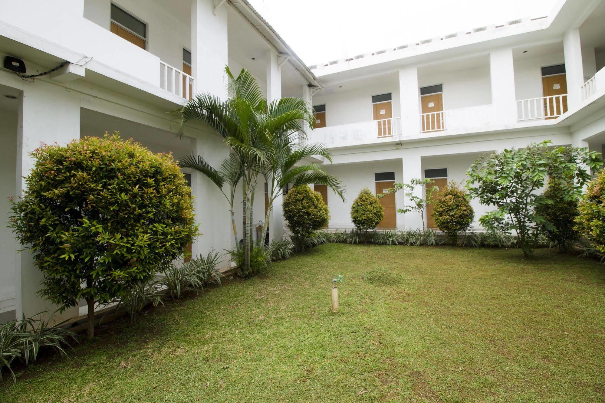 Reddoorz Plus Near Lippo Karawaci 탕그랑 외부 사진